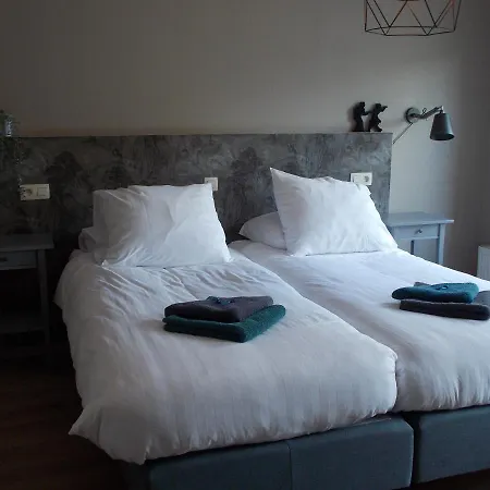 Au Monty ベッド・アンド・ブレックファスト 4*