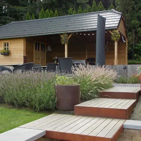 לינה וארוחת בוקר Au Monty 4*