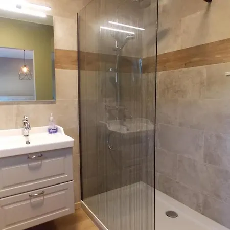 ベッド・アンド・ブレックファスト Au Monty プロフォンドヴィル