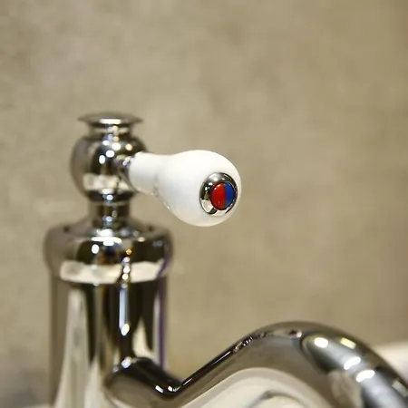 Au Monty ベッド・アンド・ブレックファスト プロフォンドヴィル